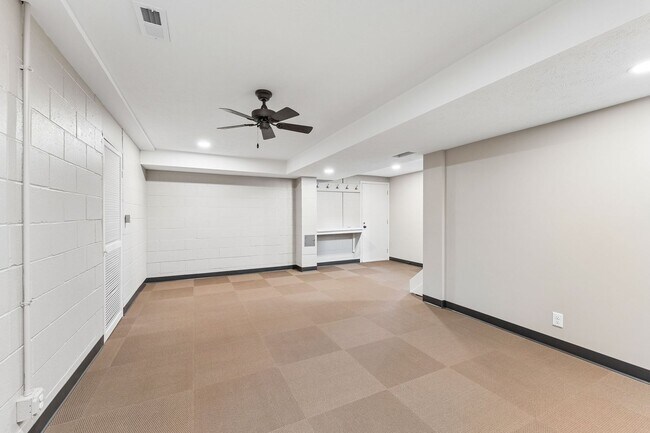 Building Photo - Newly renovated 3-bedroom, 2-bath home