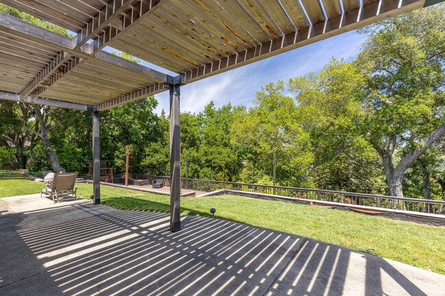 Building Photo - 84 Silverwood Dr