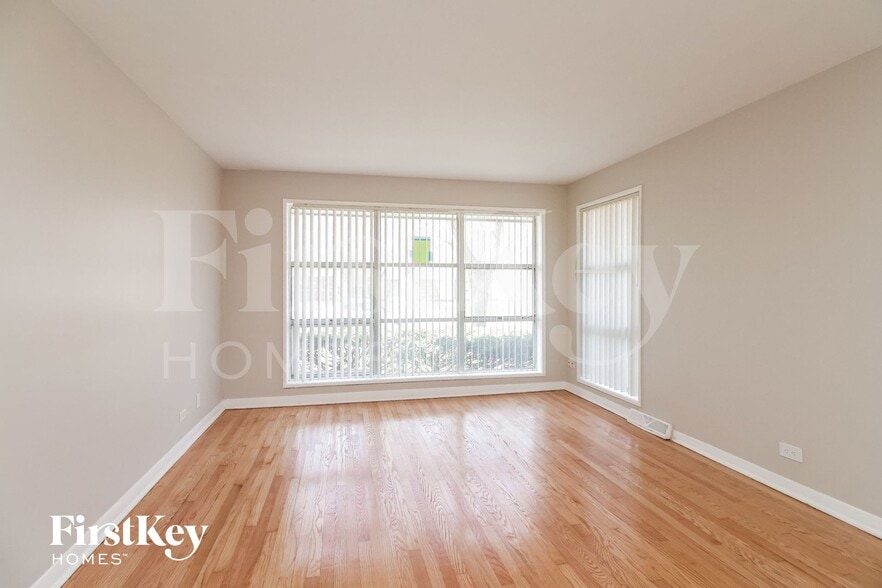 Building Photo - 14621 Dorchester Ave