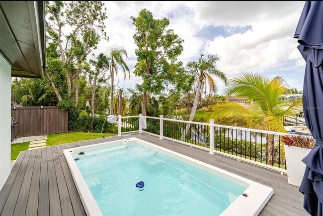 Building Photo - 481 Magellan Dr