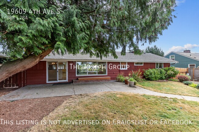 Building Photo - Beautifully updated 3 bed/1.75 bath in Des...