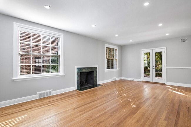 Building Photo - 4315 Bromley Ln