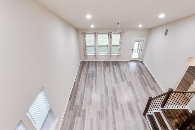 Building Photo - 14202 Alloro Dr
