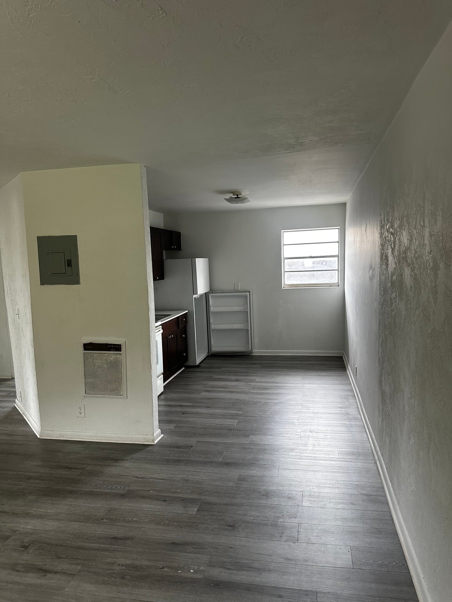 Building Photo - 1120 N Sapodilla Ave