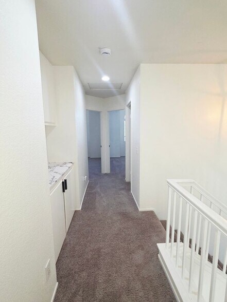 Building Photo - 33178 Regatta Dr