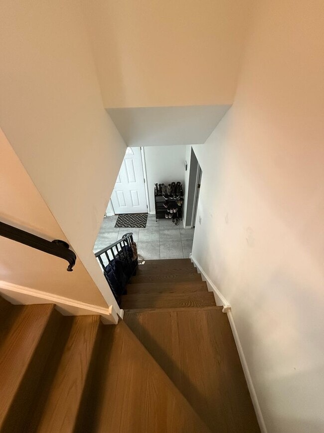 Building Photo - Large House in Cherry Hill East for Rent