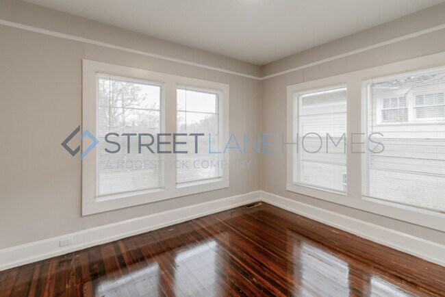 Building Photo - 250 Off First Full Month