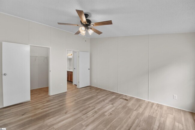 Building Photo - 296 Fish Camp Rd