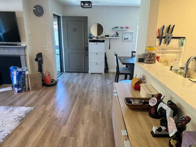 Building Photo - 13100 Creek View Dr