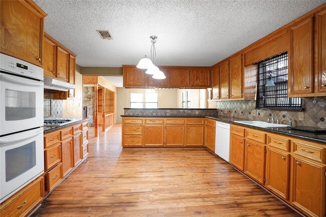 Building Photo - 22855 E Martin Dr