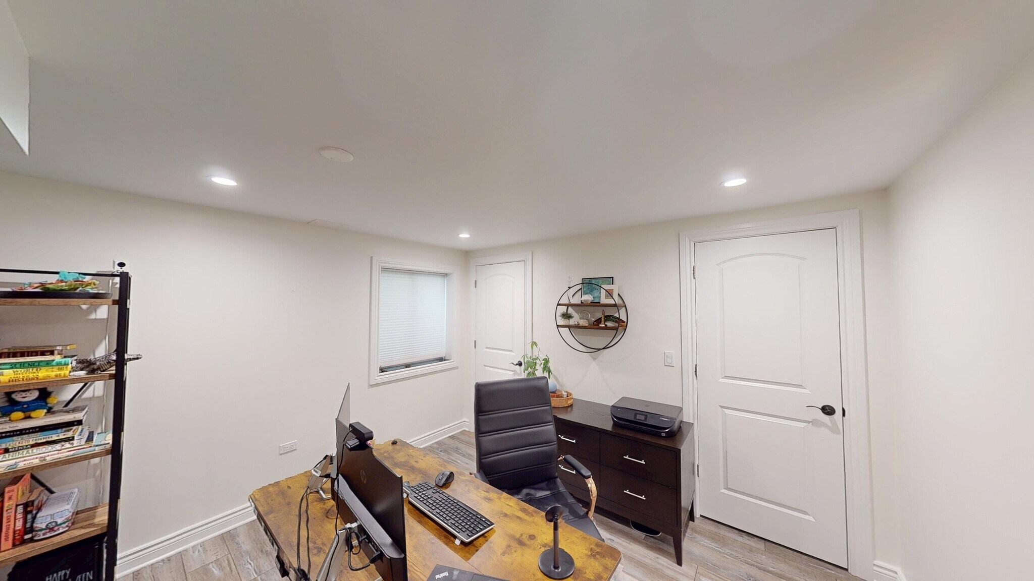 Building Photo - 2207 Periwinkle Ln