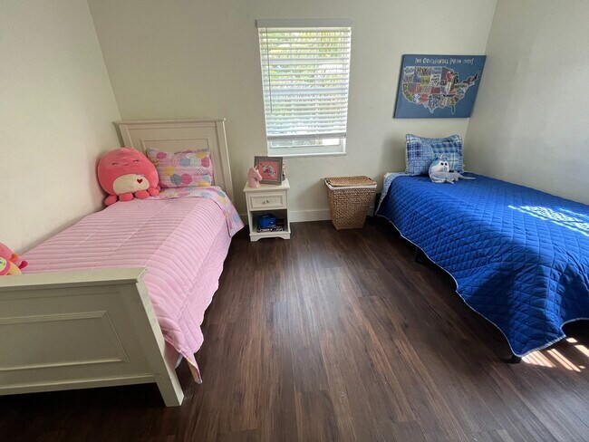 Building Photo - 2618 SW 12th St