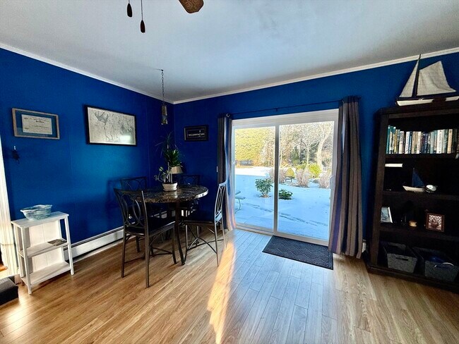 Building Photo - 12 Holiday Dr