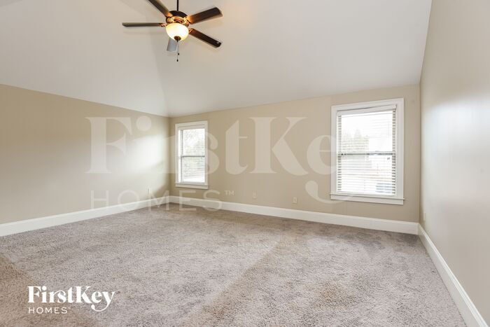 Building Photo - 5605 Horsebarn Ct