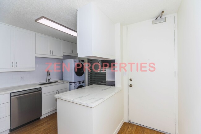 Building Photo - a 2 bedroom, 1.5 bath condo for rent at Ka...