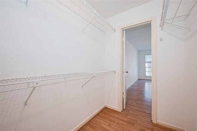 Building Photo - 1311 Antoine Dr