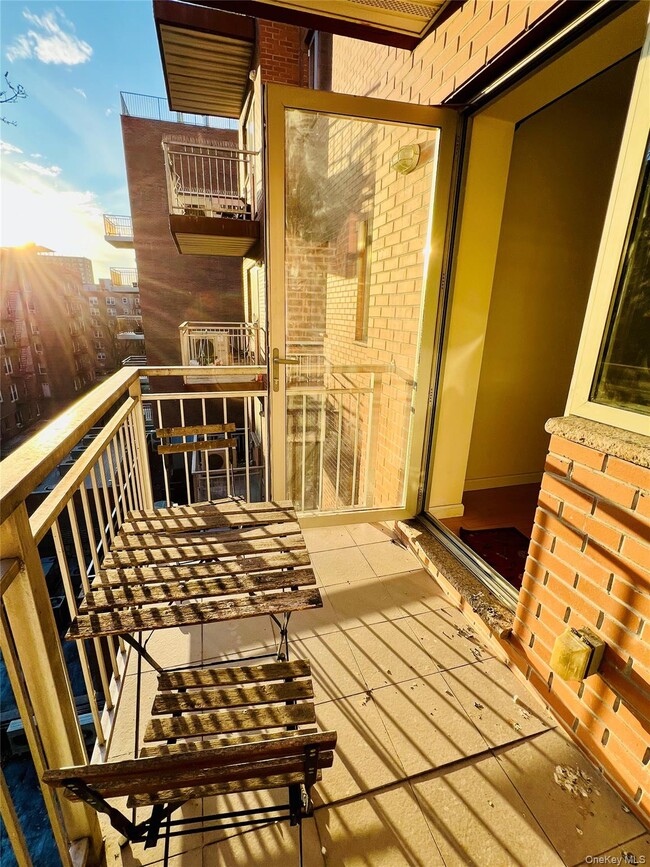 Building Photo - 143-28 41st Ave