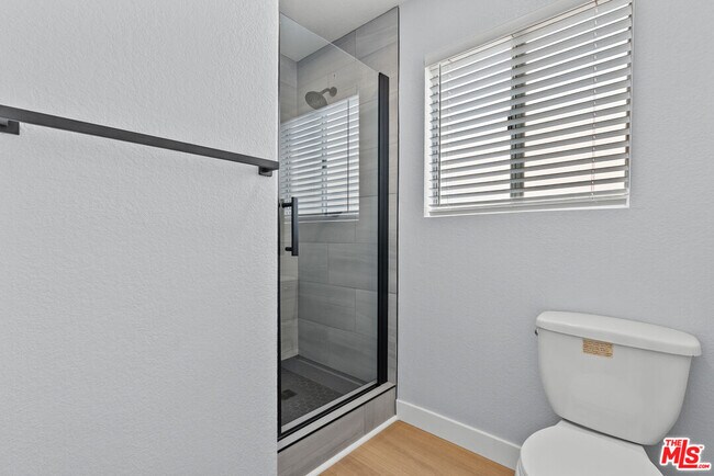 Building Photo - 18812 Vista Del Canon