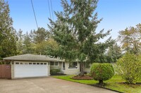 Building Photo - Cozy 3BD/2BTH Lynnwood Rambler for Lease!