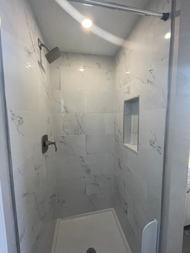 Building Photo - 230 S Negley Ave