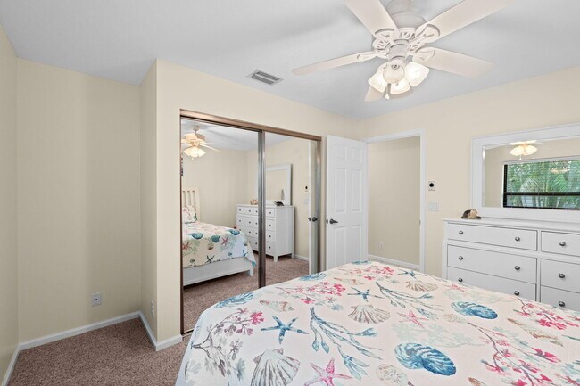 Building Photo - 1707 Primrose Ln