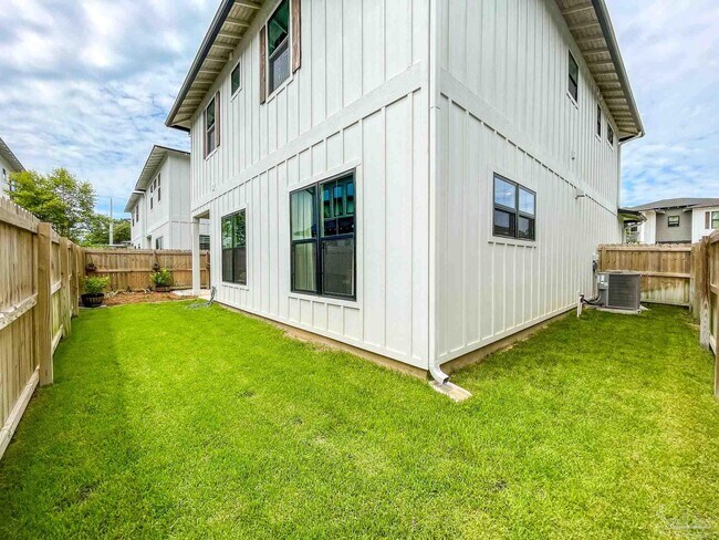 Building Photo - 13805 Red Drum Ct