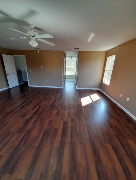 Building Photo - 15060 SW 39th Cir