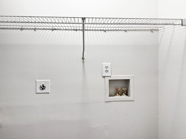 Building Photo - Massive 3 Bedroom in Montevallo*** 3 Bed 2 Bath $1,329/mo**Deposit $0