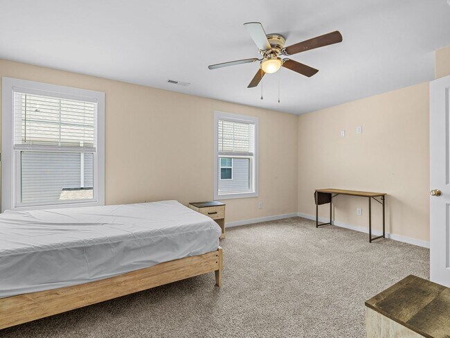 Building Photo - Townhome in Sneads Ferry