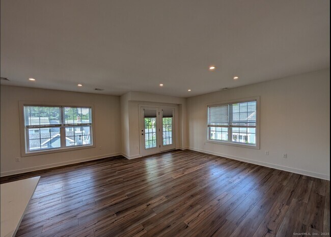 Building Photo - 138 Highland Ave