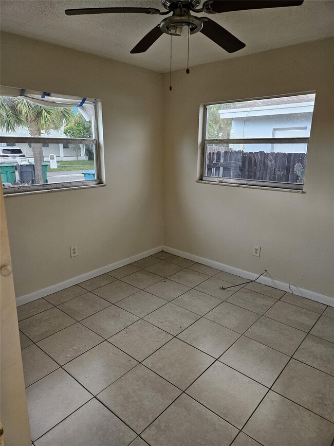 Building Photo - 716 SW 7th St