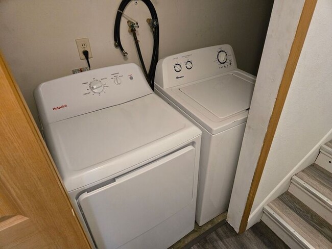 Building Photo - 7441 Brunswick Ave N