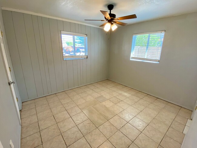 Building Photo - 3-Bedroom, 1.5 bath in Phoenix That’s read...