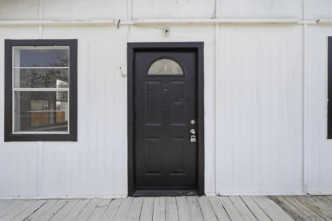 Building Photo - 3531 Cedar Hill Ln