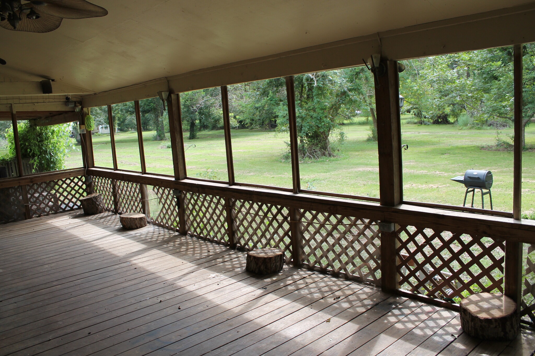 porch - 2011 Miller Rd