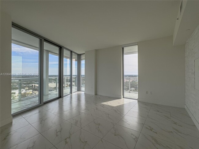 Building Photo - 2000 Metropica Wy