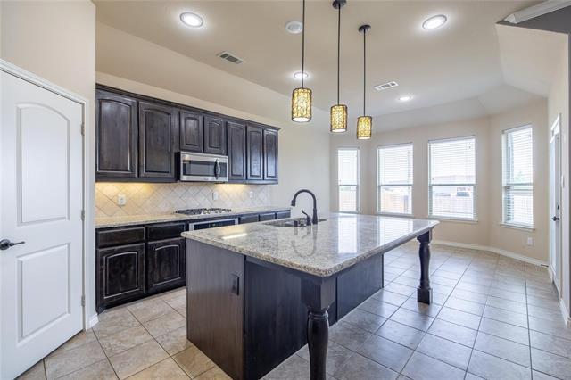 Building Photo - 637 Peach Ln