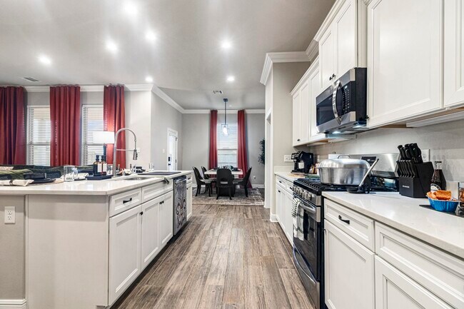 Building Photo - 3313 Flatwood Dr