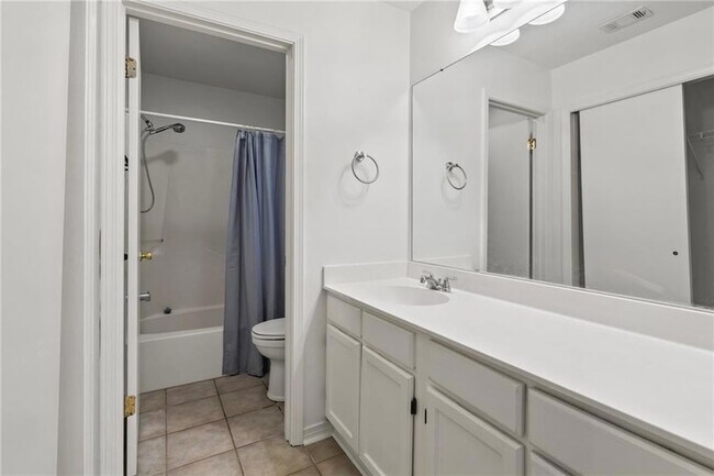 Building Photo - 520 Cedarwood Dr