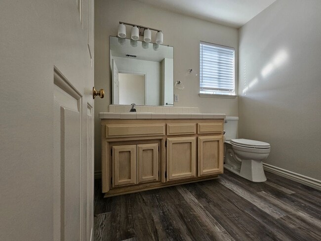 Building Photo - 231 Rosita St