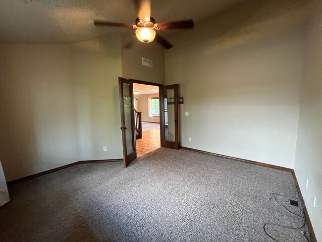 Building Photo - Beautiful single-family home in Berthoud!
