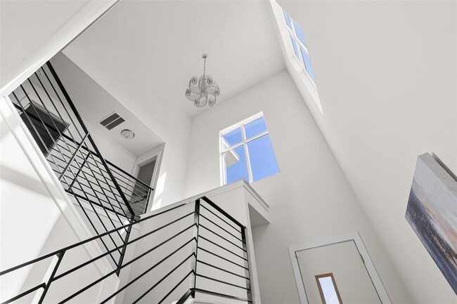 Building Photo - 1716 Adina St