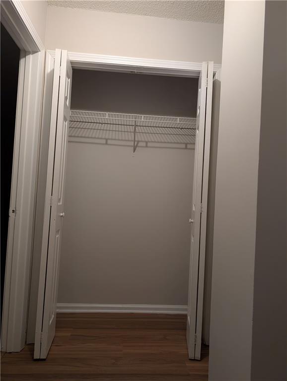 Building Photo - 5582 Estates Ct