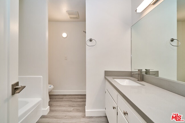 Building Photo - 425 S Willaman Dr