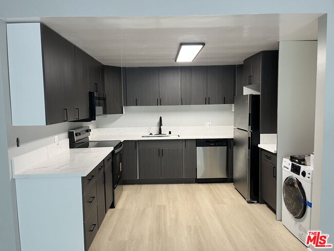 Building Photo - 101 Catamaran St