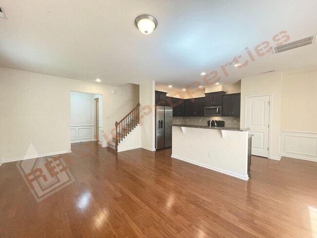 Building Photo - 429 Manchester Park Ln