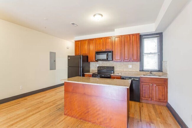 Building Photo - 1826 W Norris St