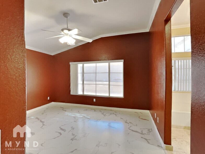 Building Photo - 7599 W Diablo Dr