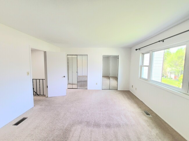 Building Photo - 404 Briarwood Ct