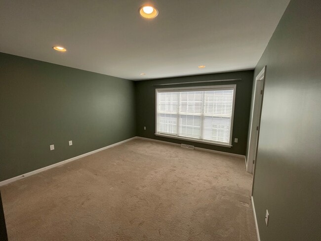 Building Photo - 410 Mayer Pl
